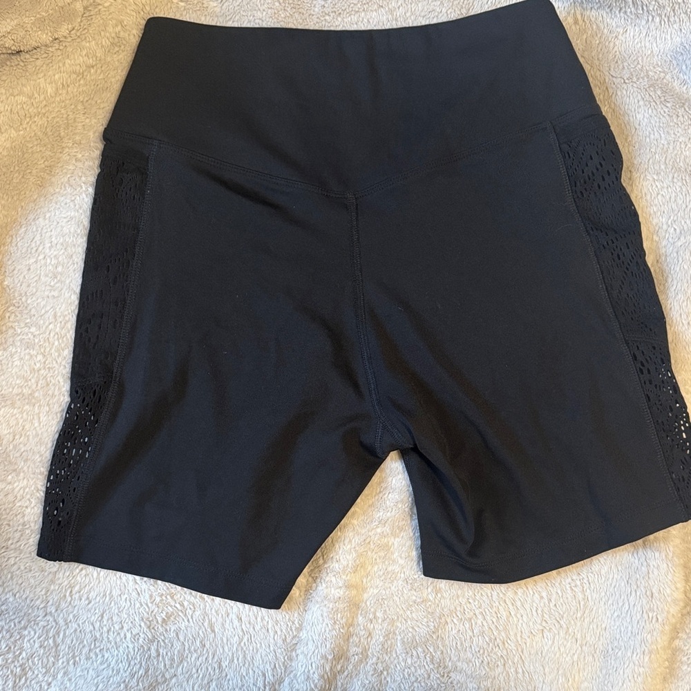 PINK Victoria's Secret || Pink Active Bike Shorts (M) - Picture 7 of 10